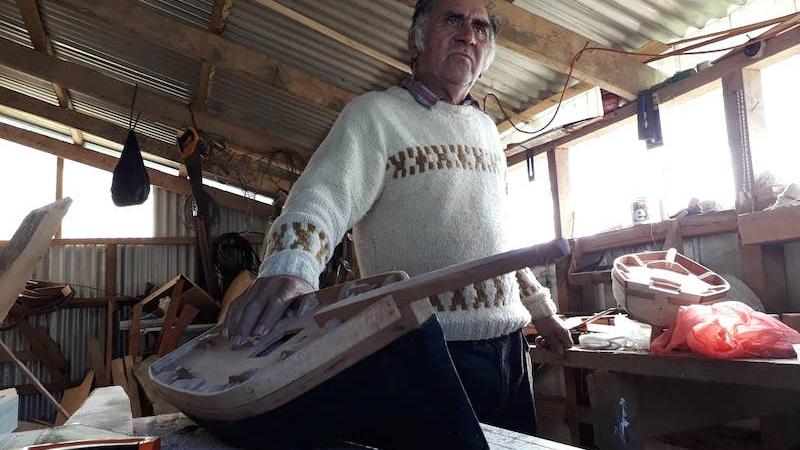 Roberto Triviño en su taller