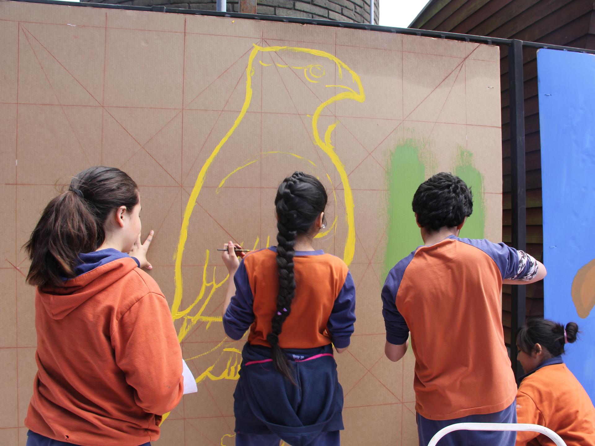 Taller de muralismo en el contexto de exposición temporal Katagrafías, año 2017
