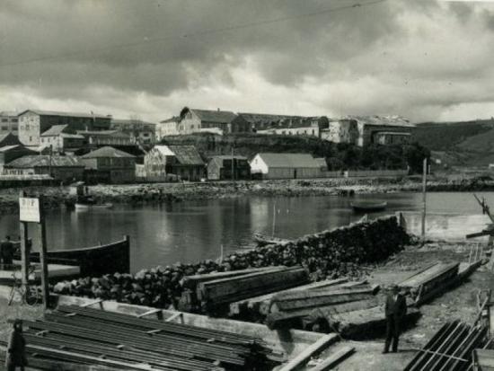 Avance de la reconstrucción en el sector portuario después del terremoto-maremoto. Año: 1963. Colección: Enrique Caro B.