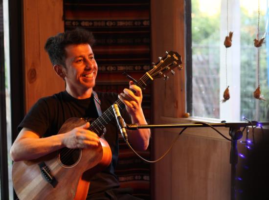 Eduardo Soto, cantautor de Chiloé.