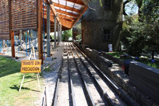 Obras de mantención en el patio del museo