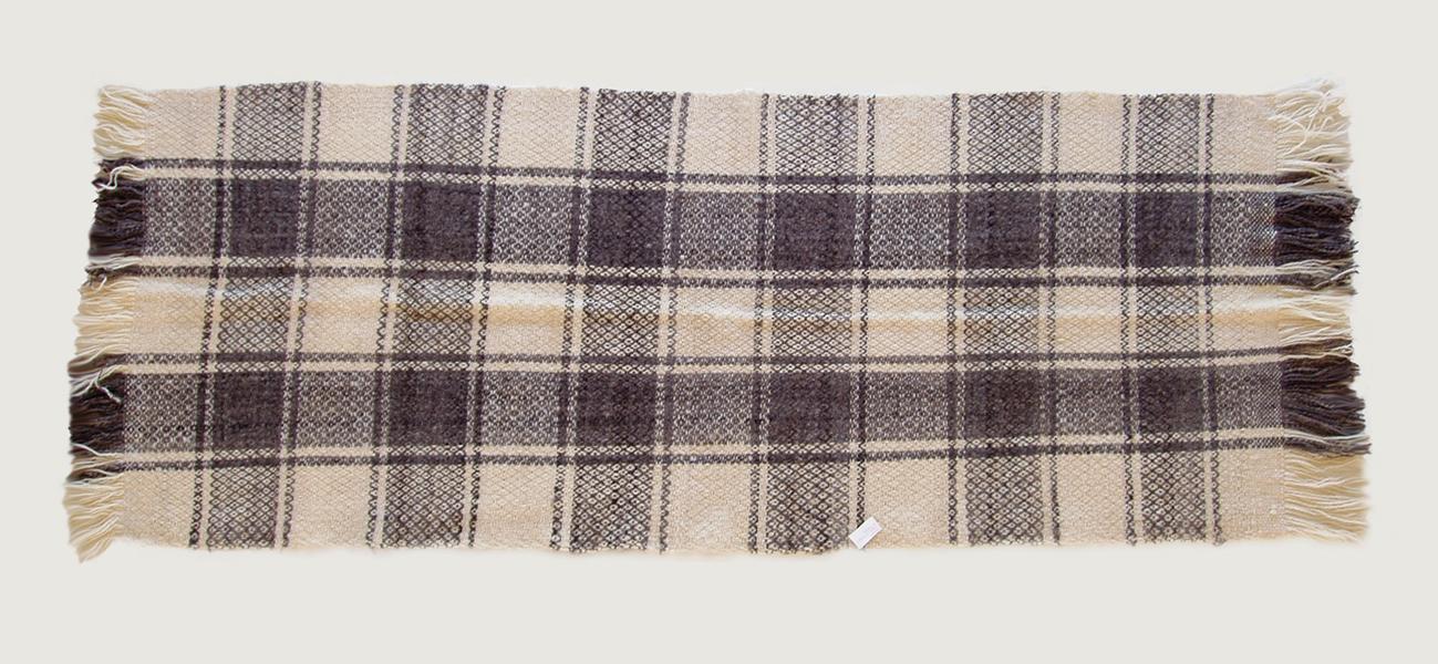 Desilia Rain. Chal de tejido tres cañas y punto ojo