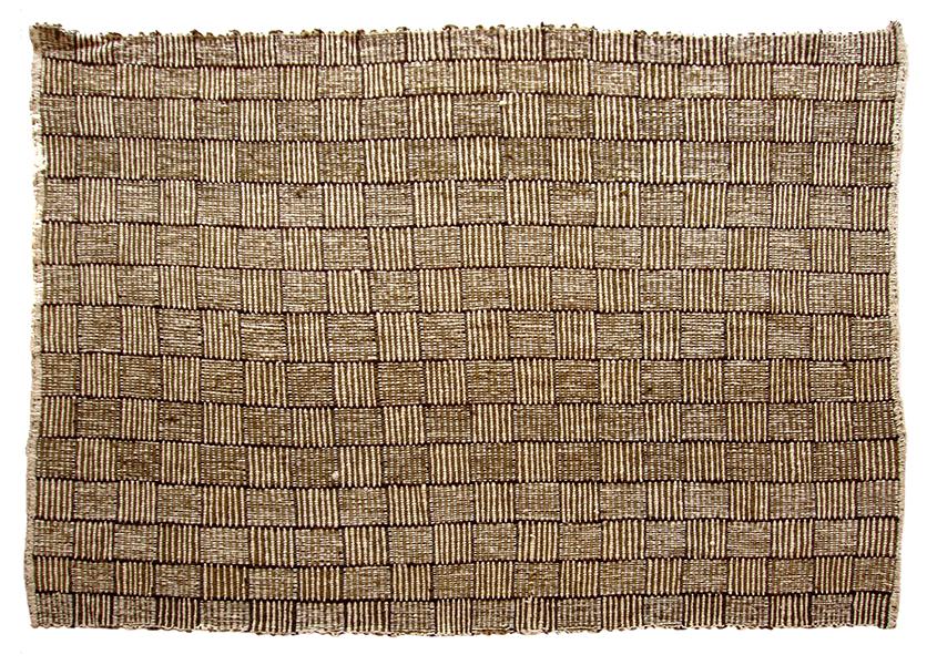 Guillermina Gómez. Frazada de tejido equilibrado con punto dado