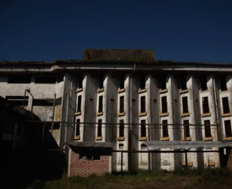 Ex cárcel de Chin-chin. Lugar de mayor concentración de prisioneros políticos de la Provincia de Llanquihue entre los años 1973 y 1975, aunque las detenciones en este lugar se prolongaron hasta 1989