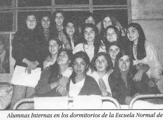 Alumnas internas en los dormitorios de la Escuela Normal Rural de Ancud